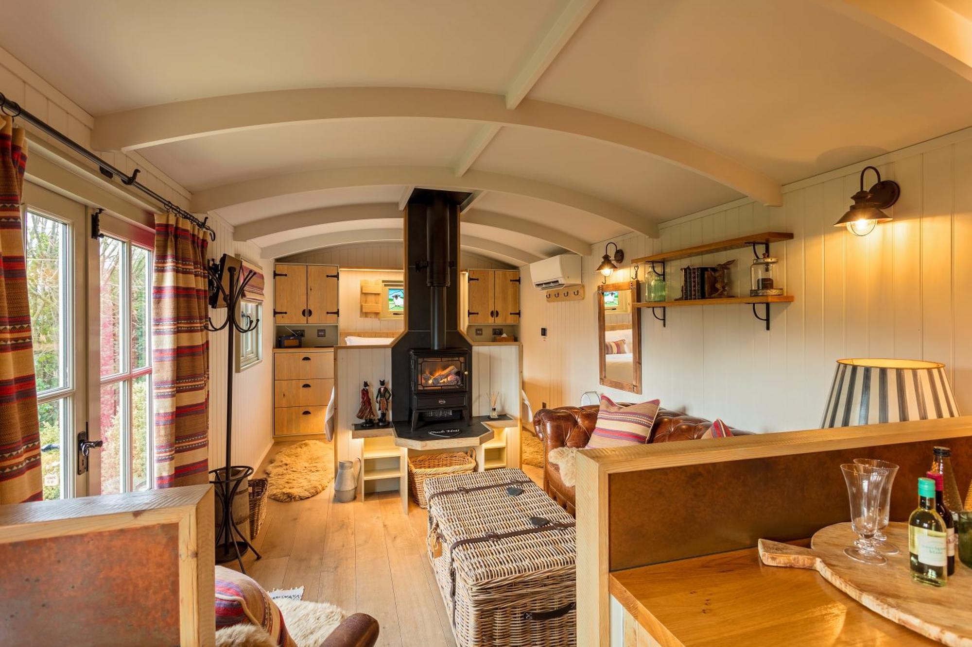 Holly Lodge Boutique B&B เธอร์สฟอร์ด ภายนอก รูปภาพ