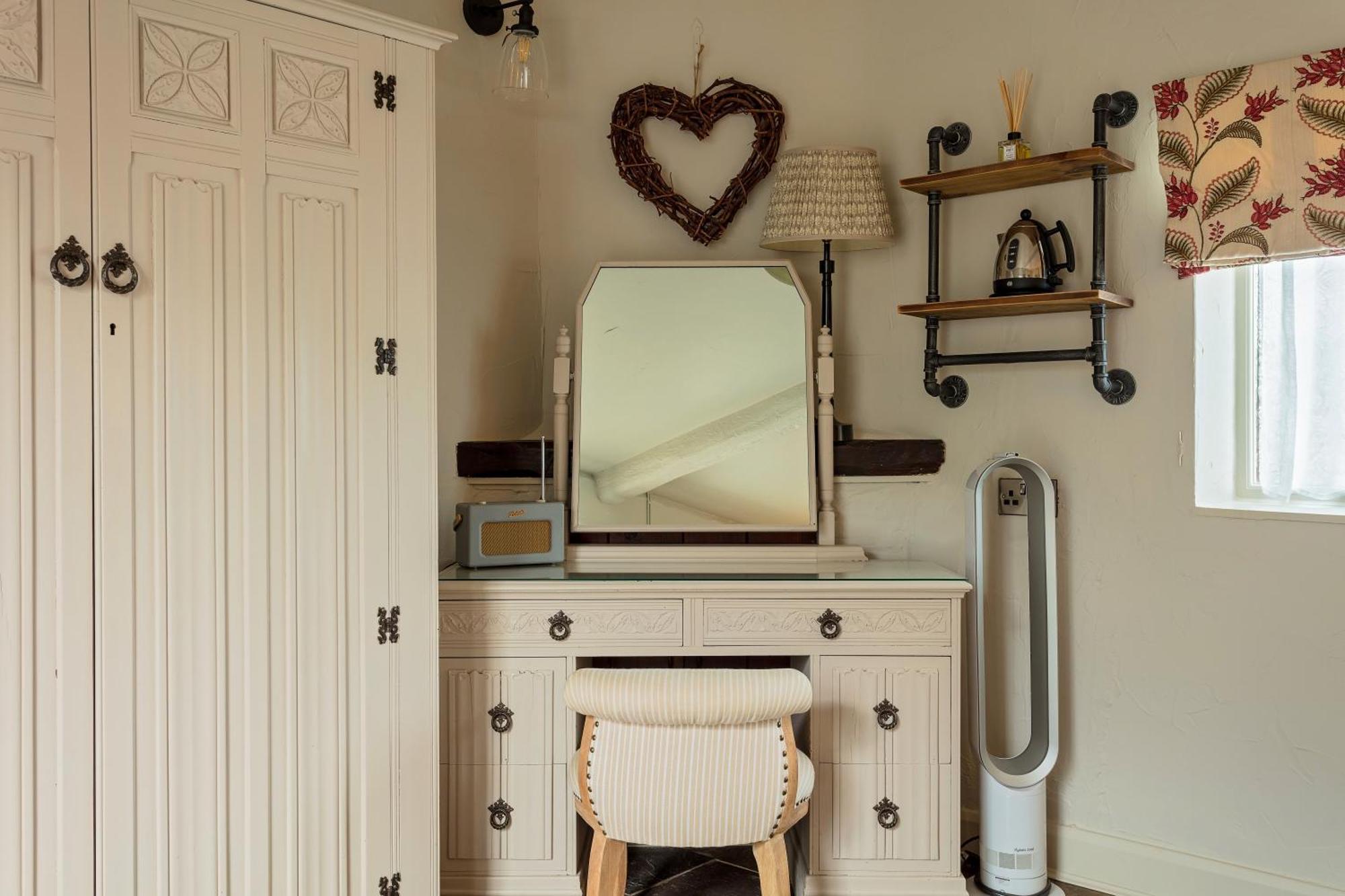 Holly Lodge Boutique B&B เธอร์สฟอร์ด ภายนอก รูปภาพ