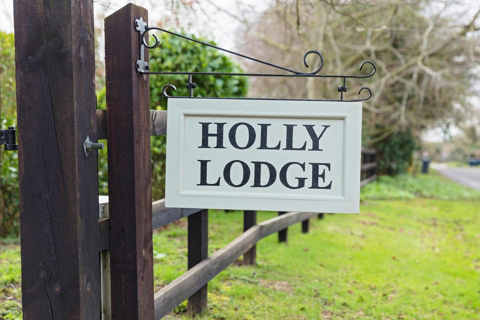 Holly Lodge Boutique B&B เธอร์สฟอร์ด ภายนอก รูปภาพ