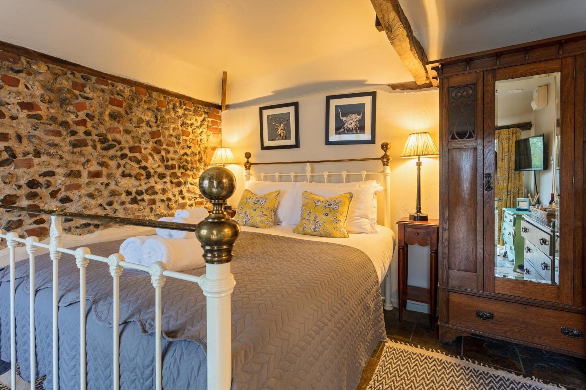 Holly Lodge Boutique B&B เธอร์สฟอร์ด ภายนอก รูปภาพ