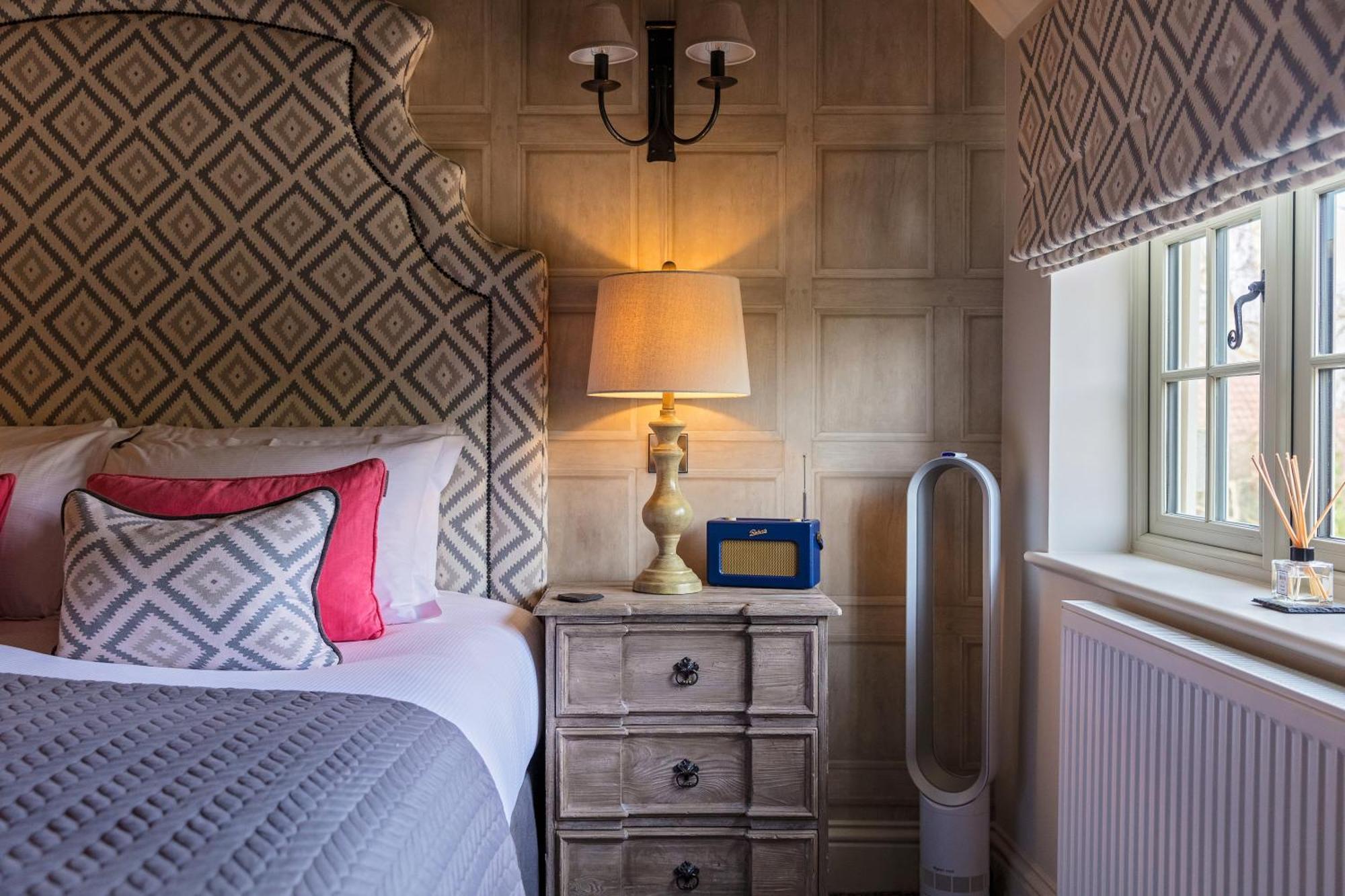 Holly Lodge Boutique B&B เธอร์สฟอร์ด ภายนอก รูปภาพ