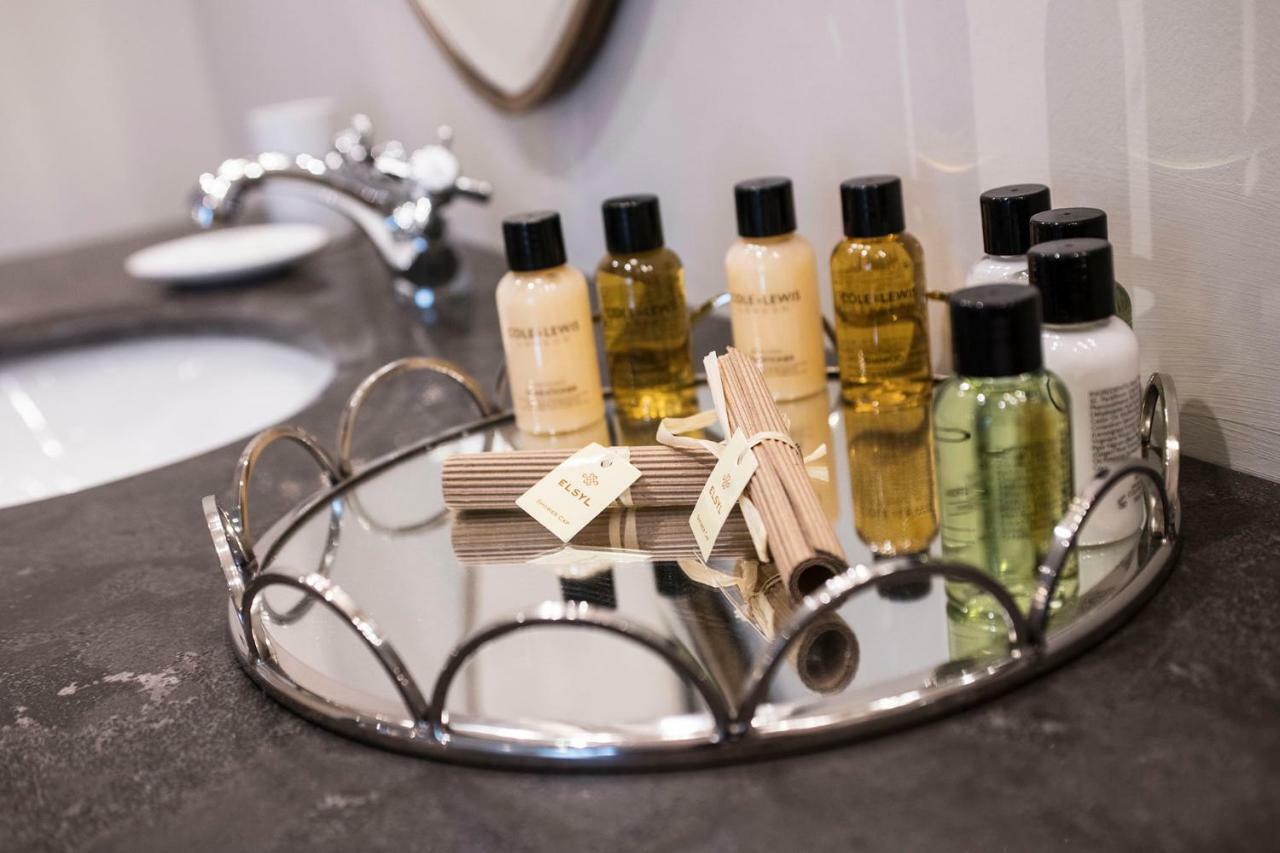Holly Lodge Boutique B&B เธอร์สฟอร์ด ภายนอก รูปภาพ