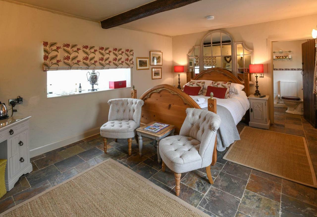 Holly Lodge Boutique B&B เธอร์สฟอร์ด ภายนอก รูปภาพ